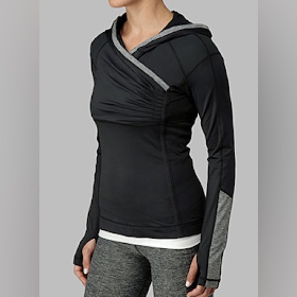 Women’s LULULEMON ATHLETICA Run Cross Train Pullover size 4 - Picture 1 of 16